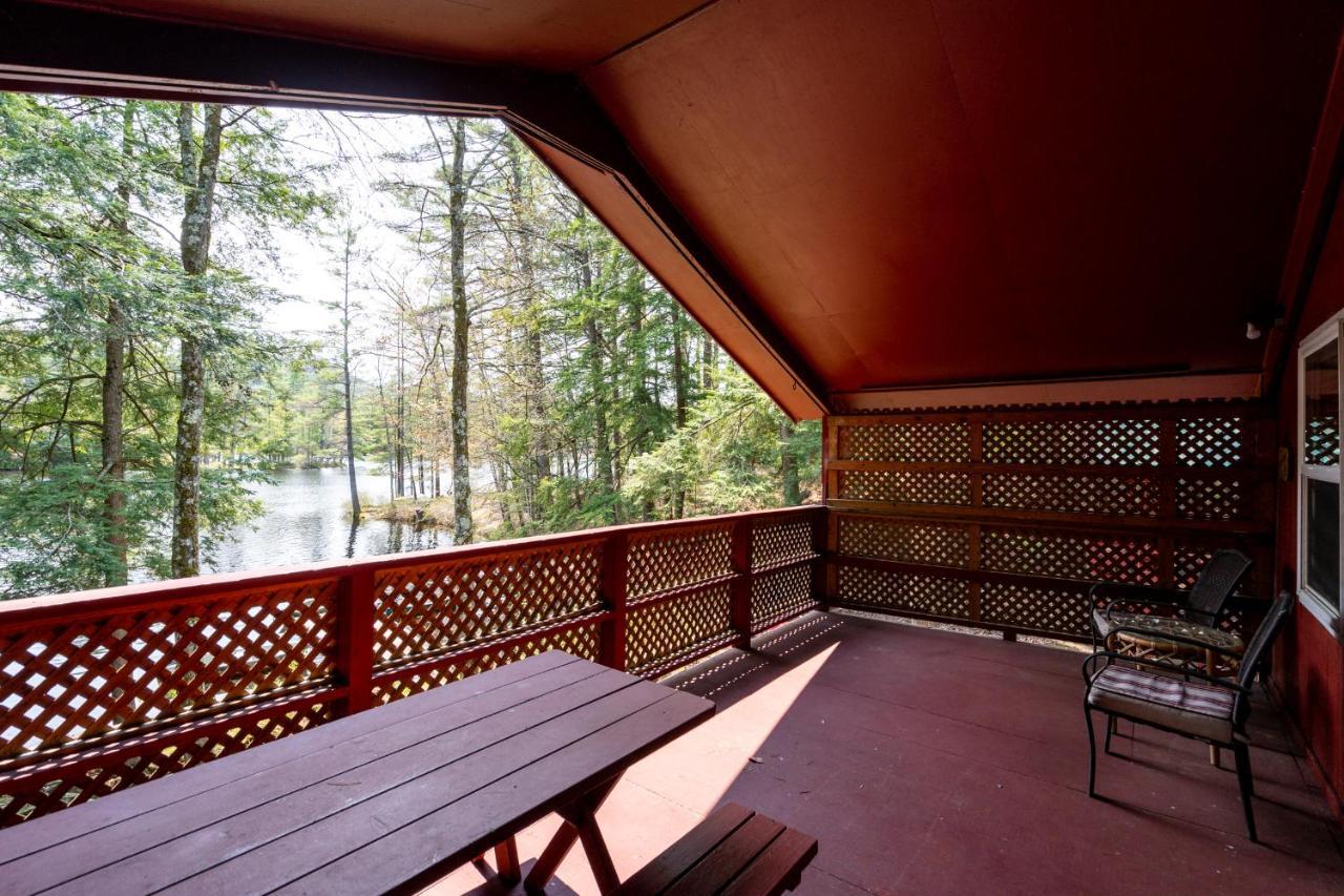 Hide-A-Way Waterfront Cottages Lake Luzerne Εξωτερικό φωτογραφία