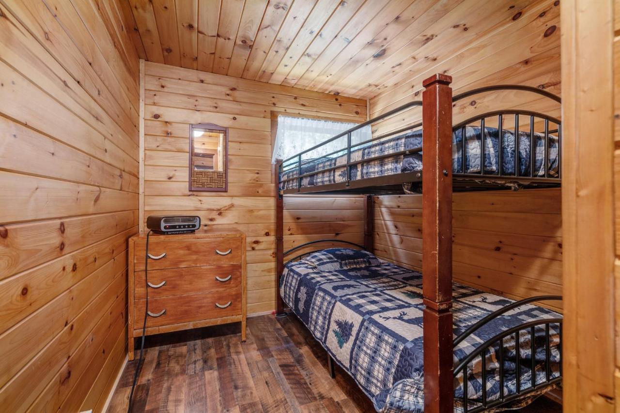 Hide-A-Way Waterfront Cottages Lake Luzerne Εξωτερικό φωτογραφία