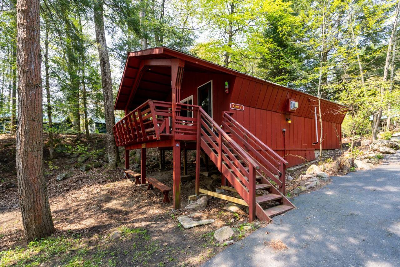 Hide-A-Way Waterfront Cottages Lake Luzerne Εξωτερικό φωτογραφία